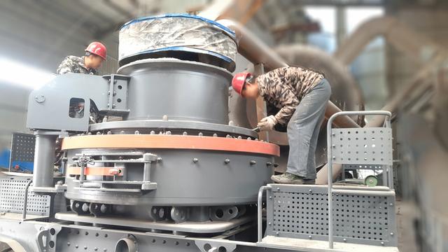 VSI crusher maintenance and inspection